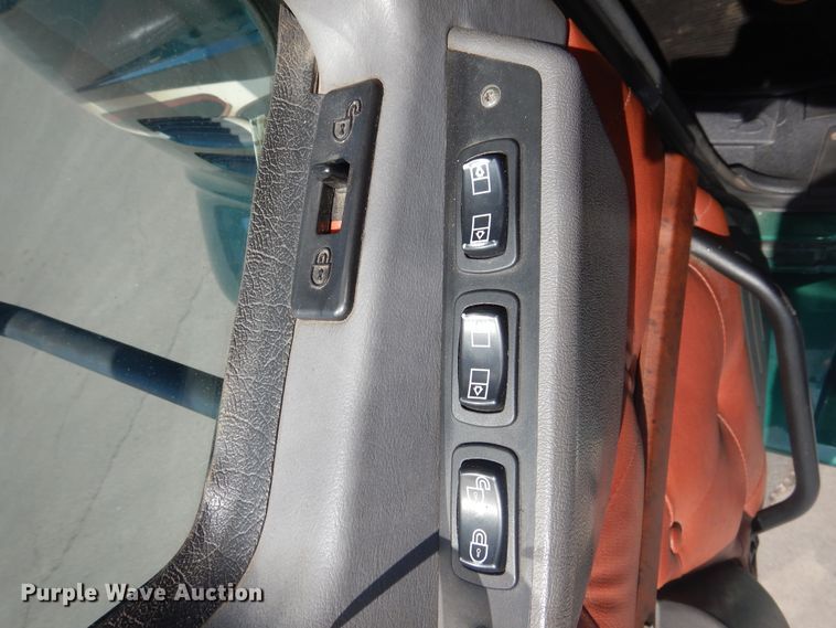 image for item GE9418 2015 Mack CXU613  semi truck