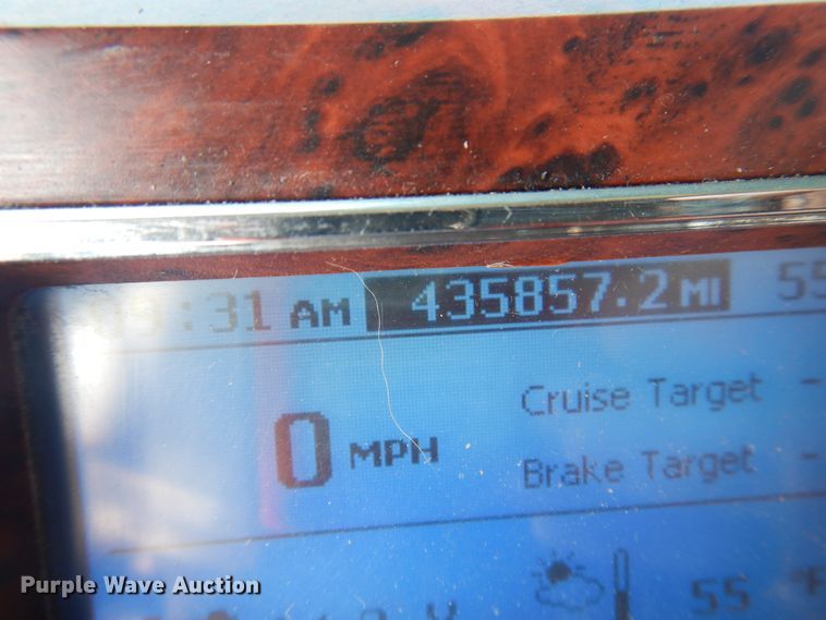 image for item GE9418 2015 Mack CXU613  semi truck