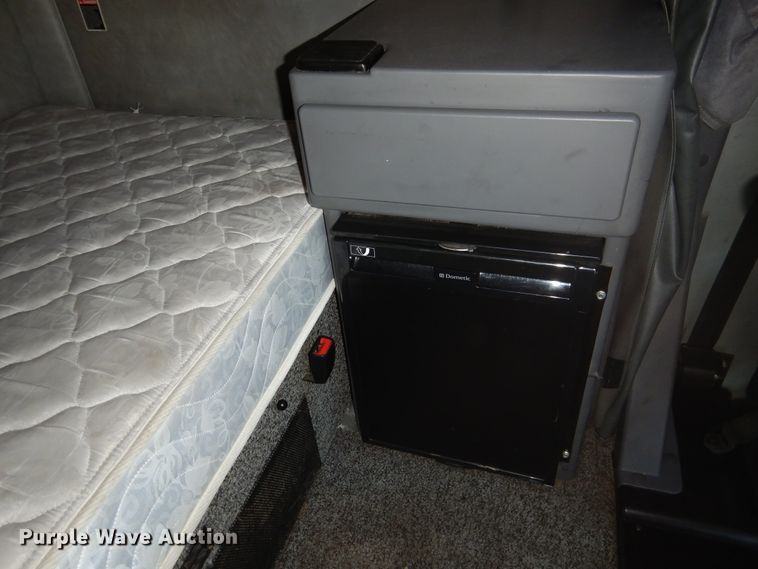 image for item GE9418 2015 Mack CXU613  semi truck