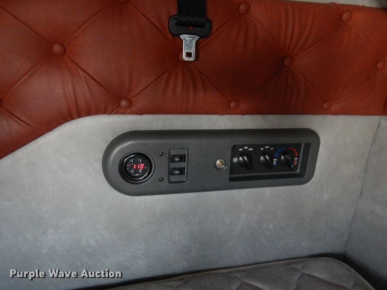 image for item GE9418 2015 Mack CXU613  semi truck