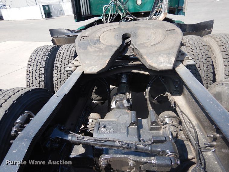 image for item GE9418 2015 Mack CXU613  semi truck