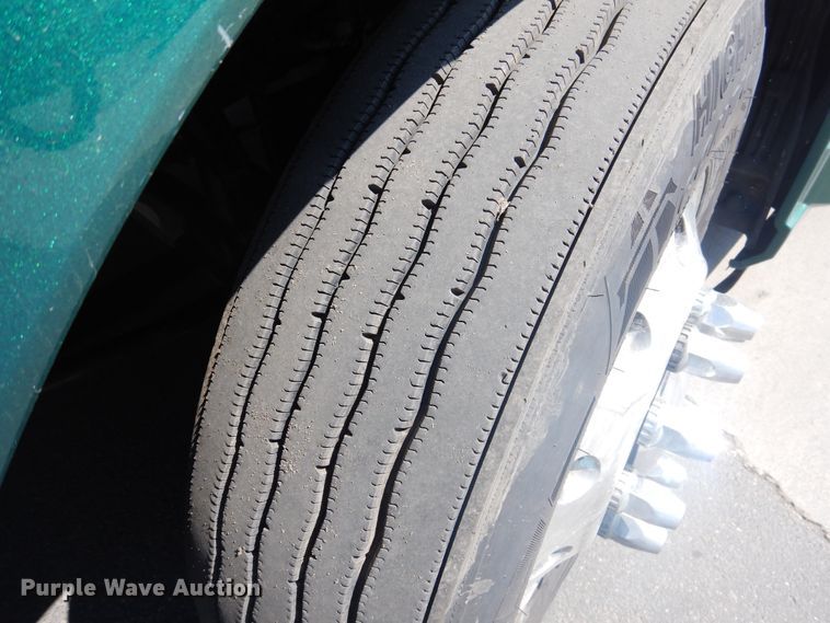 image for item GE9418 2015 Mack CXU613  semi truck