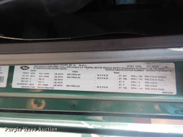 image for item GE9418 2015 Mack CXU613  semi truck