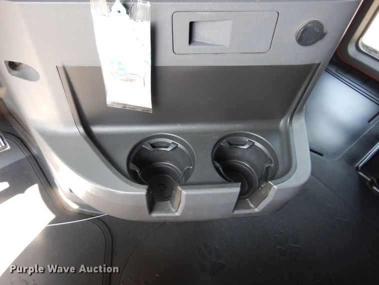 image for item GE9419 2015 Mack CXU613  semi truck