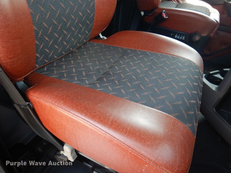 image for item GE9419 2015 Mack CXU613  semi truck