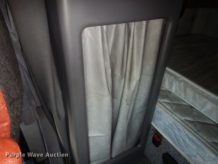 image for item GE9419 2015 Mack CXU613  semi truck