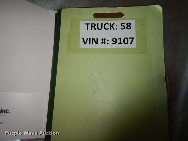 image for item GE9419 2015 Mack CXU613  semi truck