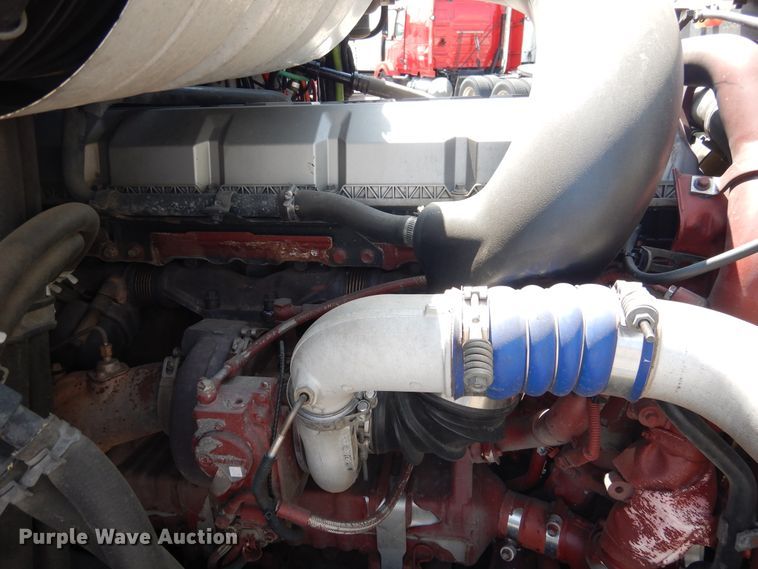 image for item GE9419 2015 Mack CXU613  semi truck