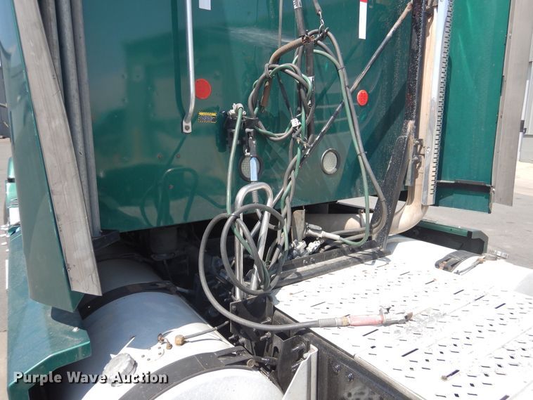 image for item GE9419 2015 Mack CXU613  semi truck