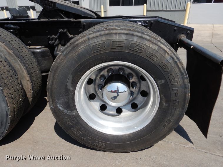 image for item GE9419 2015 Mack CXU613  semi truck