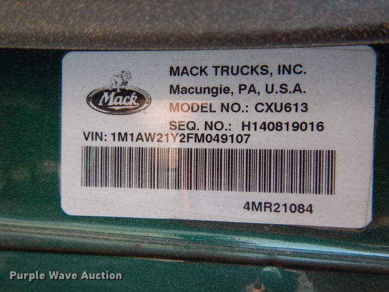image for item GE9419 2015 Mack CXU613  semi truck