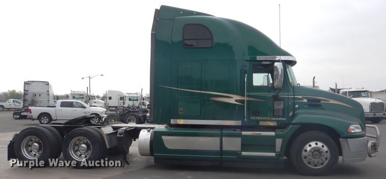 image for item GE9420 2015 Mack CXU613  semi truck