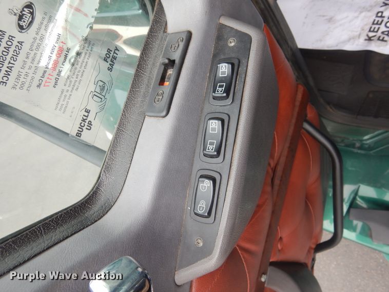 image for item GE9420 2015 Mack CXU613  semi truck