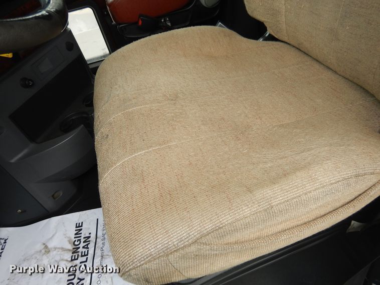 image for item GE9420 2015 Mack CXU613  semi truck