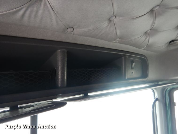 image for item GE9420 2015 Mack CXU613  semi truck