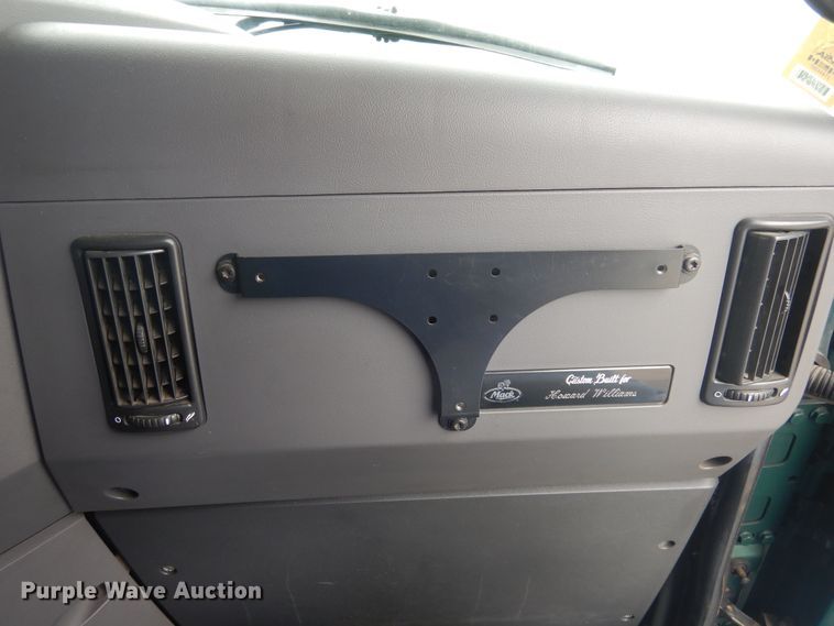 image for item GE9420 2015 Mack CXU613  semi truck