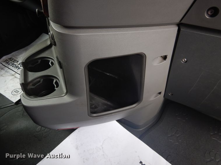 image for item GE9420 2015 Mack CXU613  semi truck