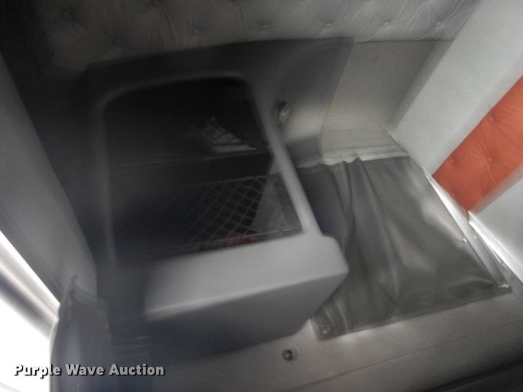 image for item GE9420 2015 Mack CXU613  semi truck