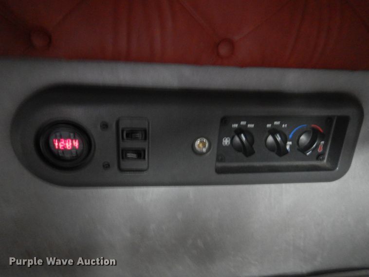 image for item GE9420 2015 Mack CXU613  semi truck