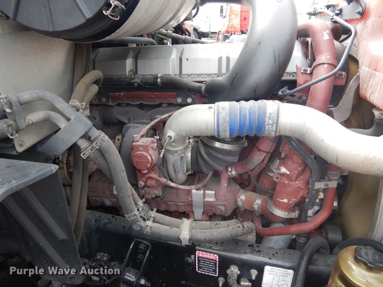 image for item GE9420 2015 Mack CXU613  semi truck