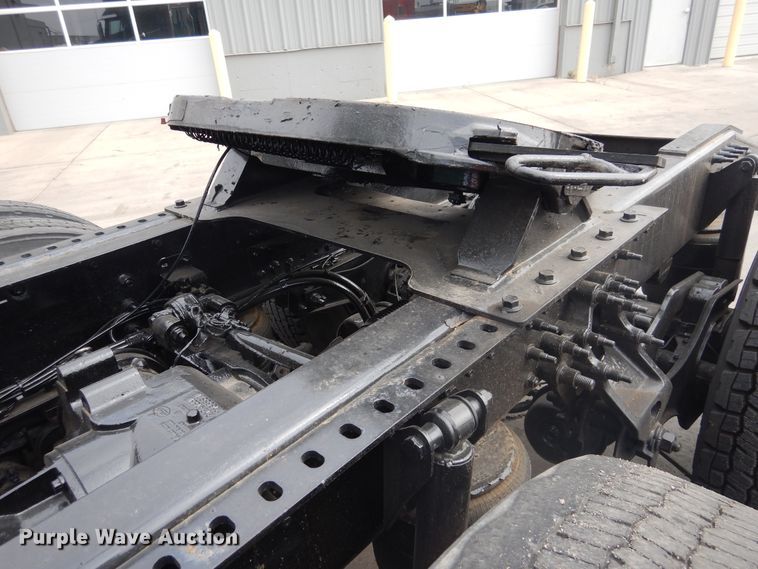 image for item GE9420 2015 Mack CXU613  semi truck