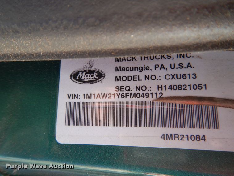 image for item GE9420 2015 Mack CXU613  semi truck