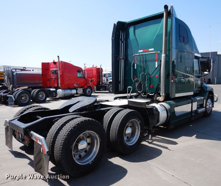 image for item GE9421 2015 Mack CXU613  semi truck