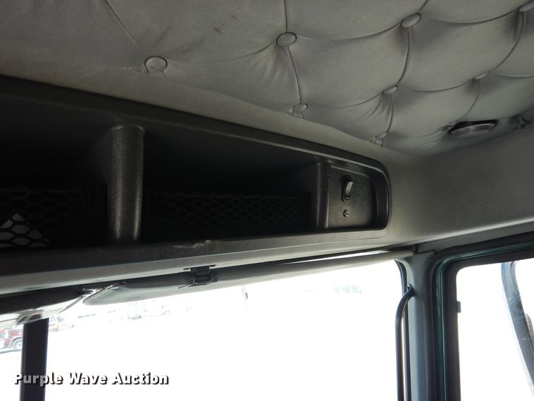 image for item GE9421 2015 Mack CXU613  semi truck