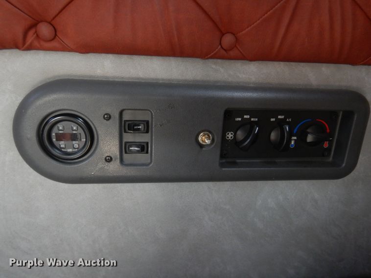 image for item GE9421 2015 Mack CXU613  semi truck