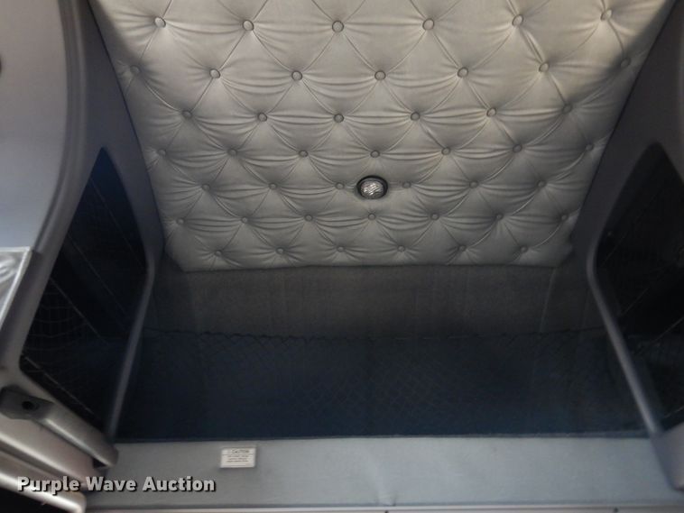 image for item GE9421 2015 Mack CXU613  semi truck