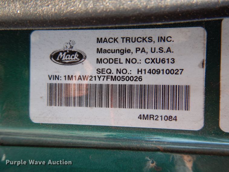 image for item GE9421 2015 Mack CXU613  semi truck