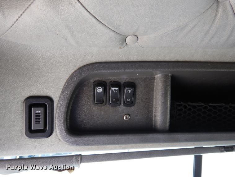 image for item GE9422 2015 Mack CXU613  semi truck