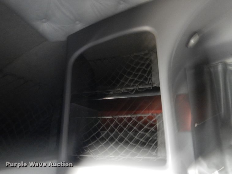 image for item GE9422 2015 Mack CXU613  semi truck