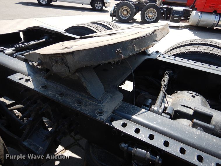 image for item GE9422 2015 Mack CXU613  semi truck