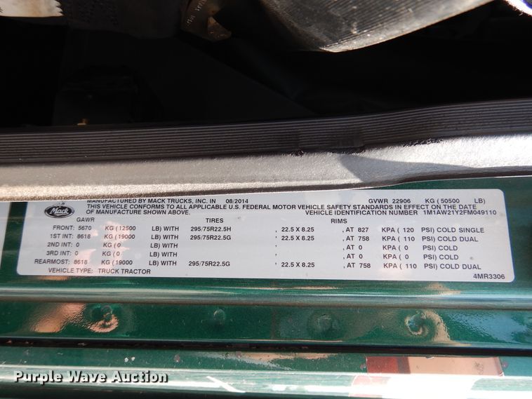 image for item GE9422 2015 Mack CXU613  semi truck