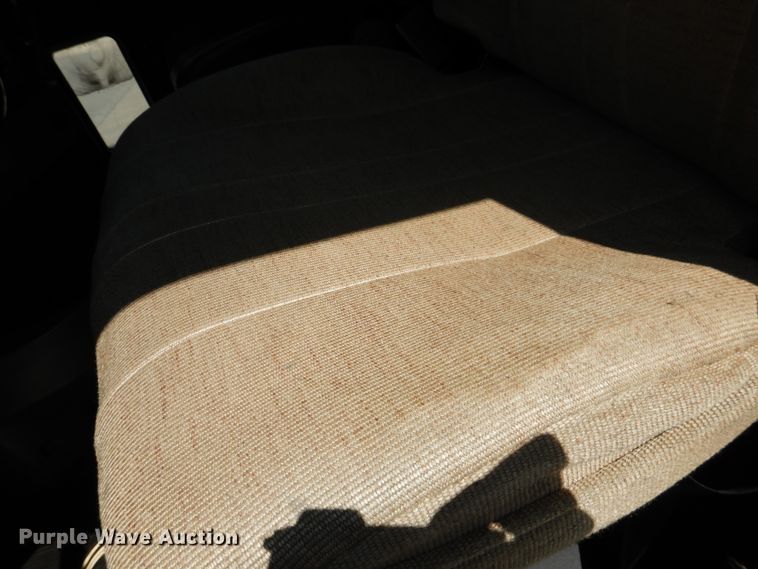 image for item GE9423 2015 Mack CXU613  semi truck