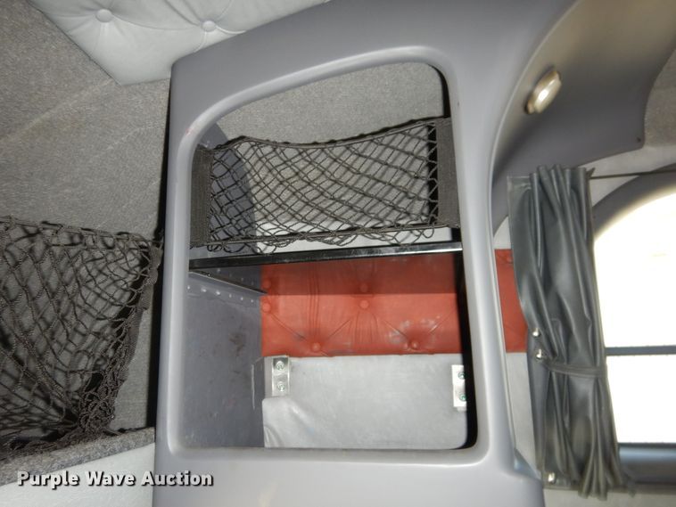 image for item GE9423 2015 Mack CXU613  semi truck