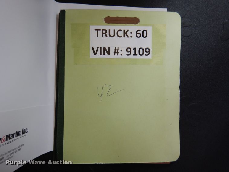 image for item GE9423 2015 Mack CXU613  semi truck