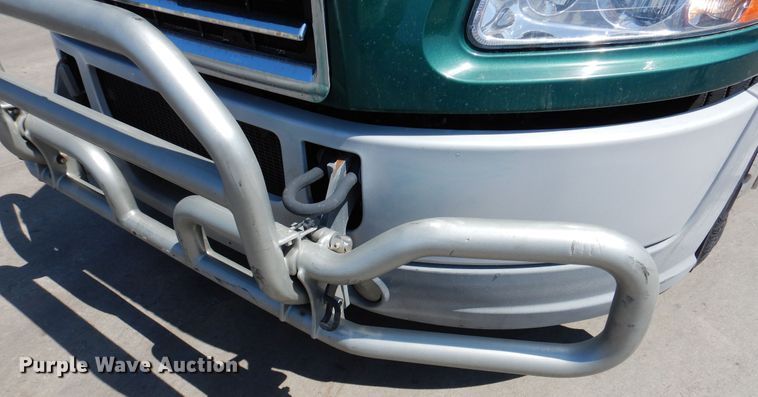 image for item GE9423 2015 Mack CXU613  semi truck