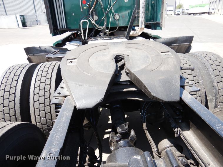 image for item GE9423 2015 Mack CXU613  semi truck