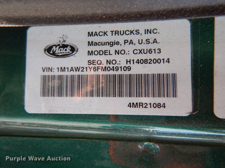 image for item GE9423 2015 Mack CXU613  semi truck