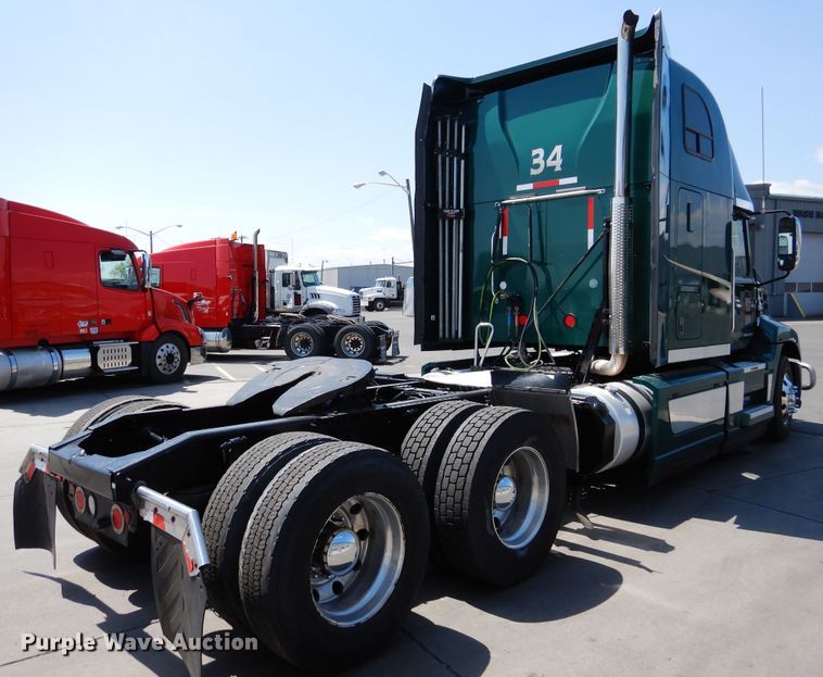 image for item GE9424 2015 Mack CXU613  semi truck