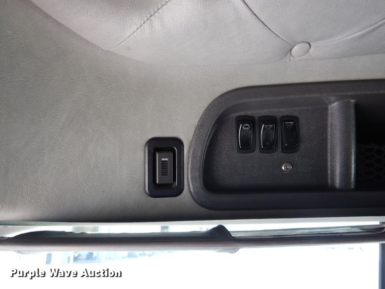 image for item GE9424 2015 Mack CXU613  semi truck