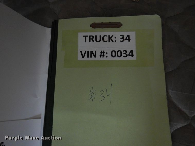 image for item GE9424 2015 Mack CXU613  semi truck