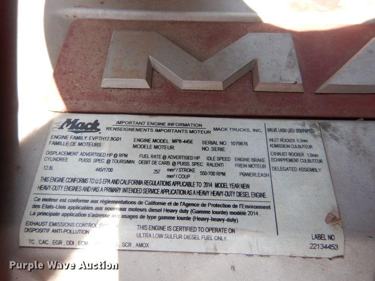 image for item GE9424 2015 Mack CXU613  semi truck