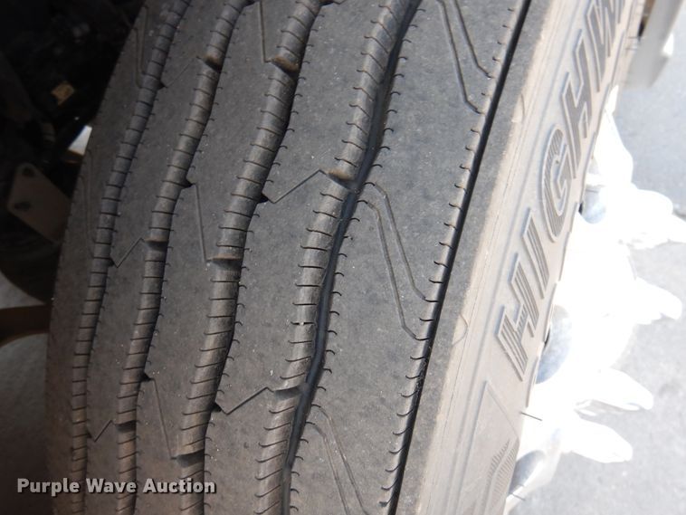 image for item GE9424 2015 Mack CXU613  semi truck