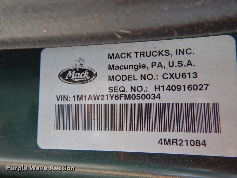 image for item GE9424 2015 Mack CXU613  semi truck