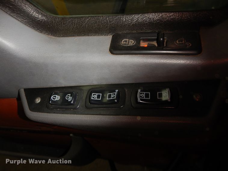 image for item GE9425 2015 Mack CXU613  semi truck