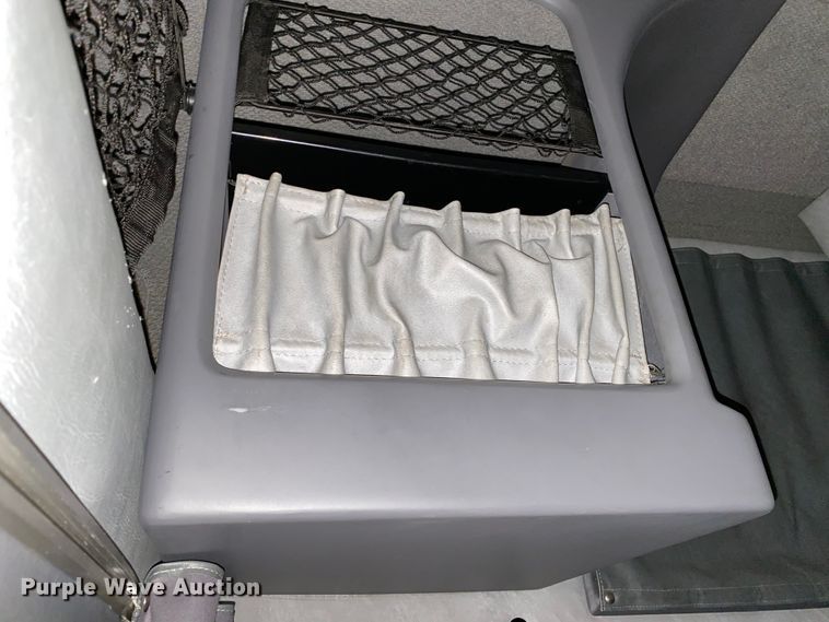 image for item GE9425 2015 Mack CXU613  semi truck