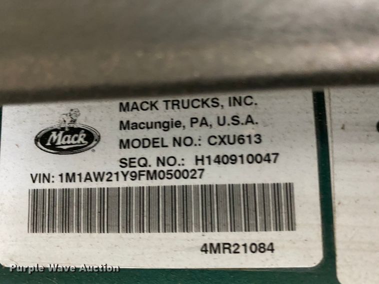 image for item GE9425 2015 Mack CXU613  semi truck